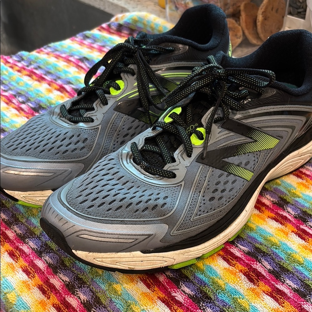 New Balance Gray and Black Athletic Shoes with Breathable Mesh